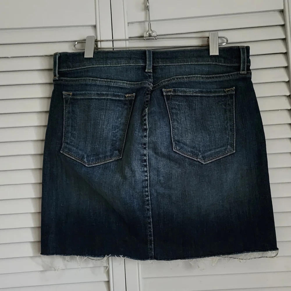 J Brand straight buttoned skirt. 5 pockets. Raw hem. Amost new. - Picture 3 of 7